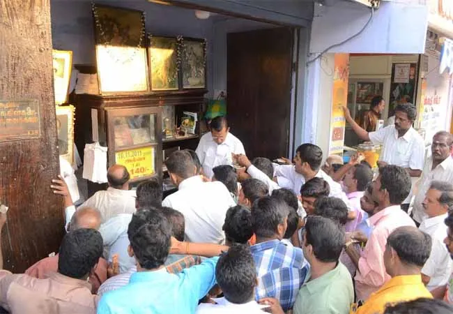 iruttu kadai halwa owner incident in nellai district 